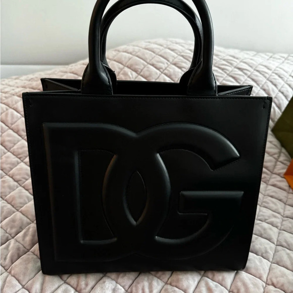 NWTS Medium calfskin DG Daily shopper Retails 
$2,340 bag tote with dust bag - Picture 5 of 16